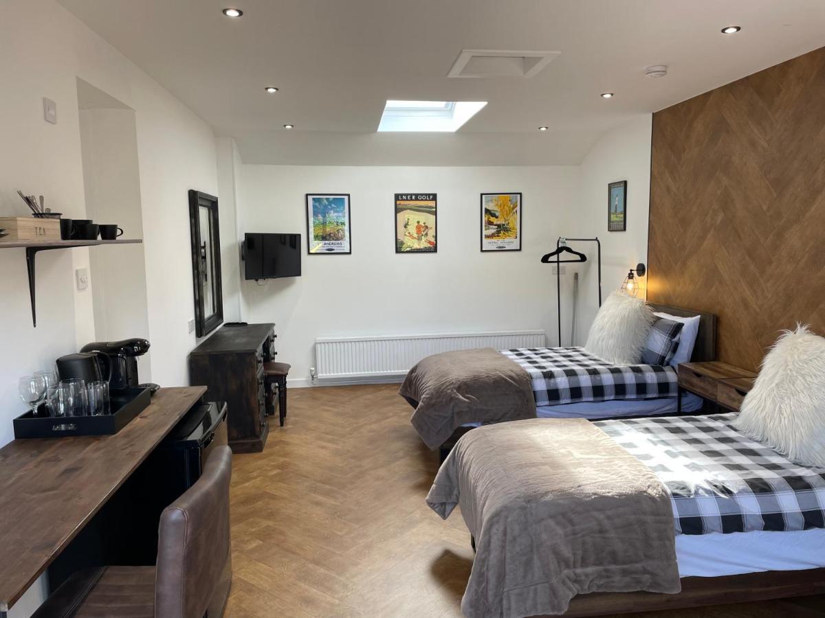 Golfers Dream Guest Suite With Onsite Golf Studio Available For Booking By Guests Strathkinness Экстерьер фото